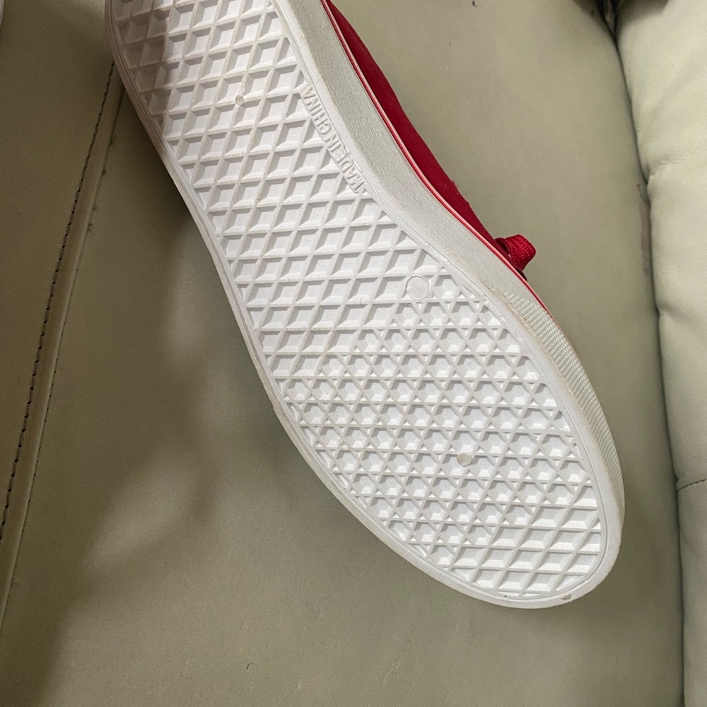 Gym shoes - Picture 3 of 3